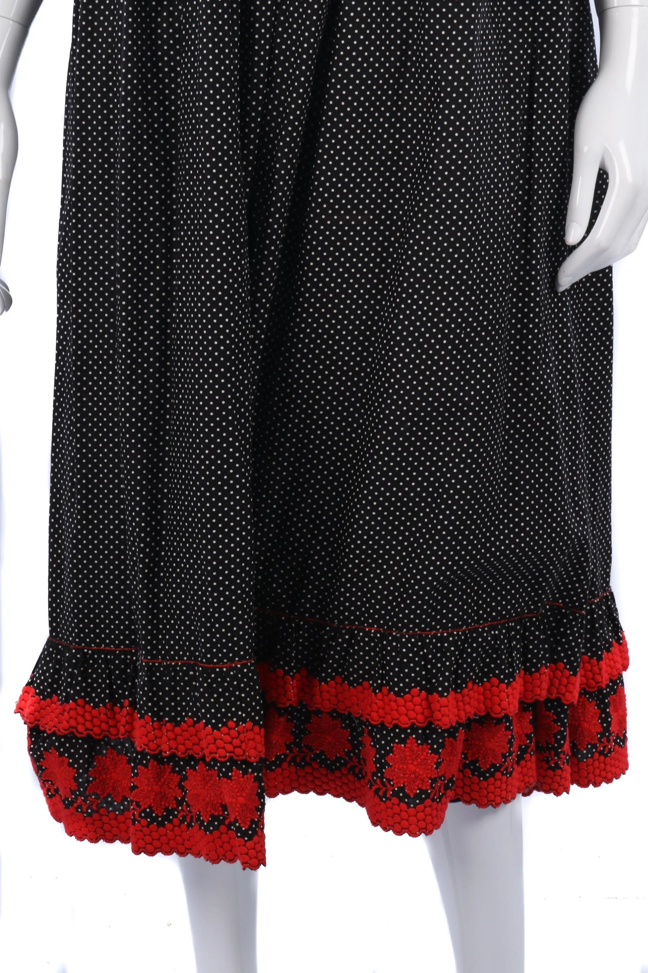 Fabulous vintage black and red pinafore dress. UK 8/10