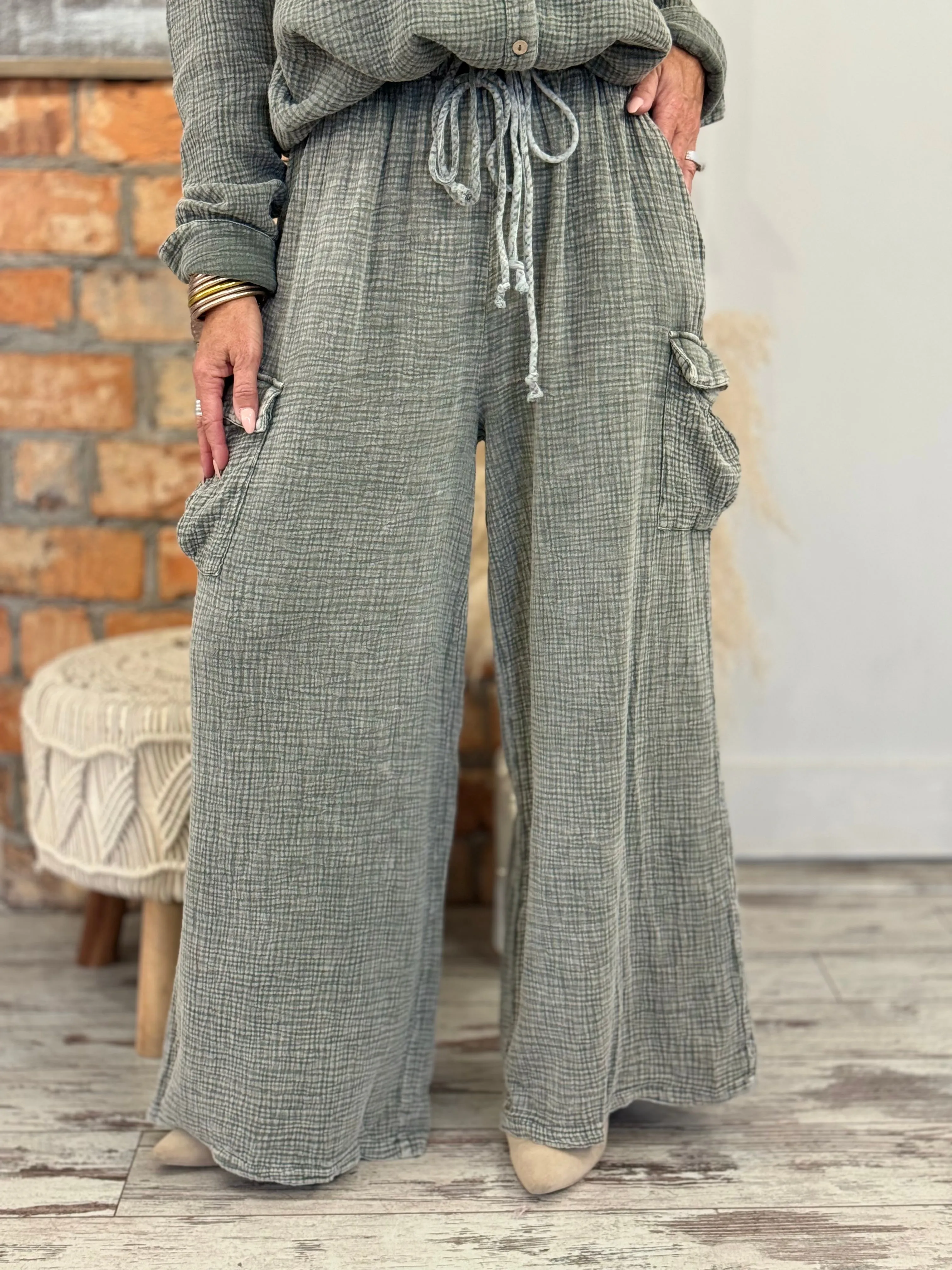 Gauze Wide Leg Cargo Pants | Green