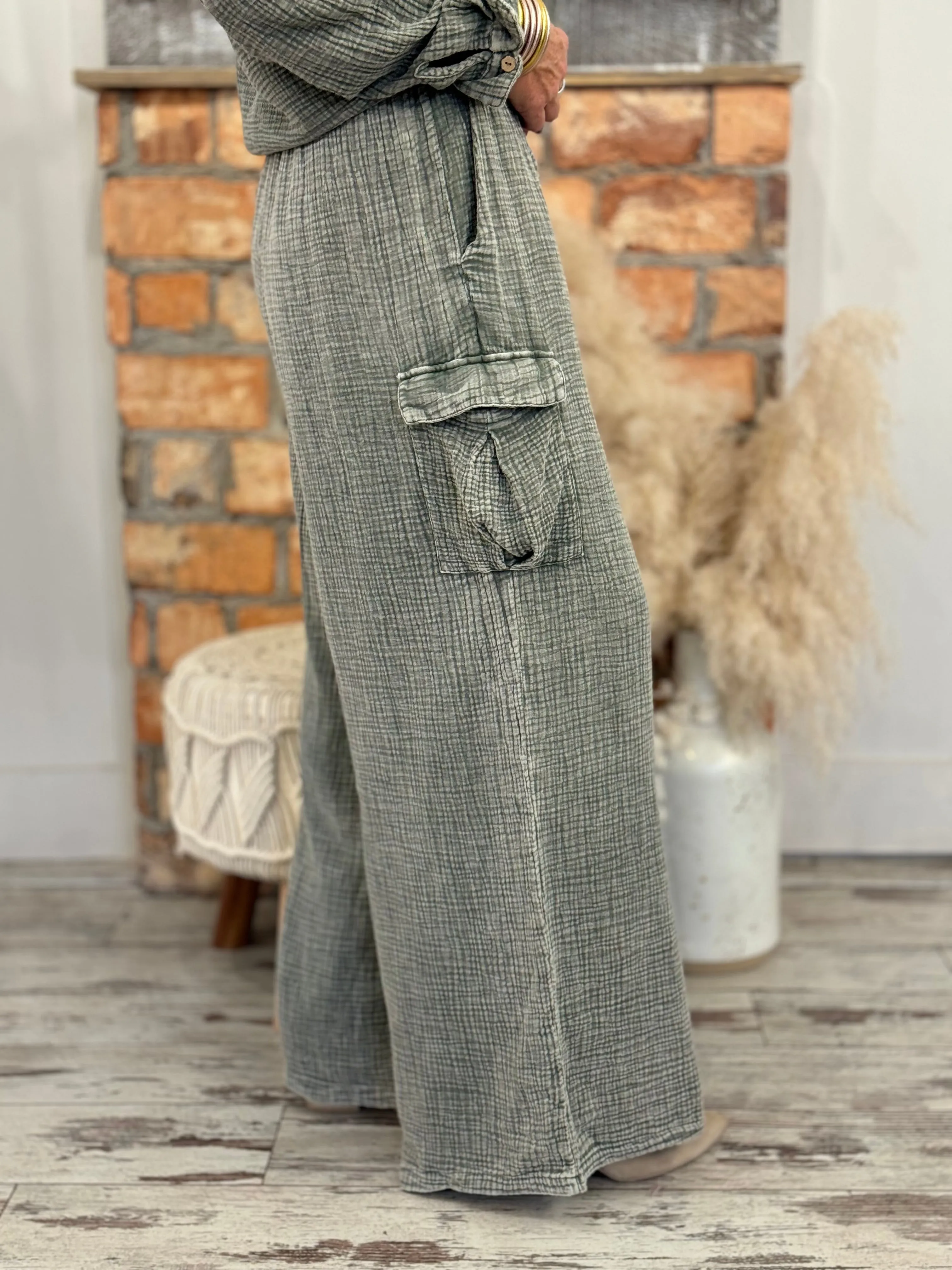 Gauze Wide Leg Cargo Pants | Green