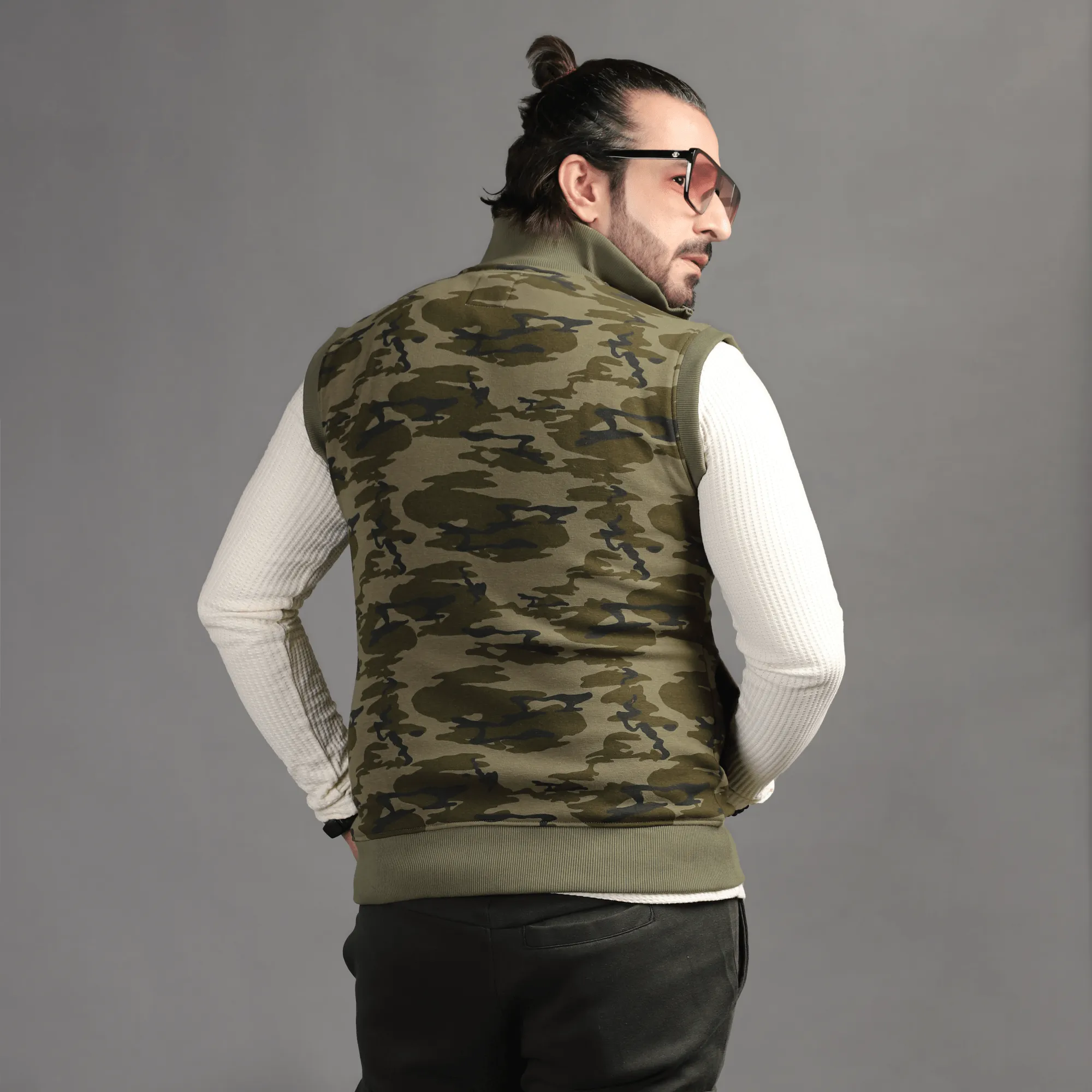 MEN'S CAMO SLEEVELESS FLEECE JACKET