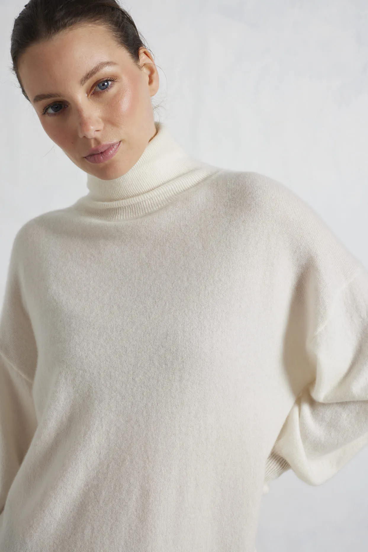 Opera Cashmere Polo Sweater in Cloud Dancer