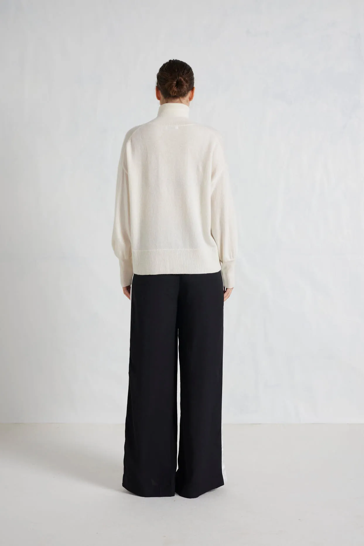 Opera Cashmere Polo Sweater in Cloud Dancer