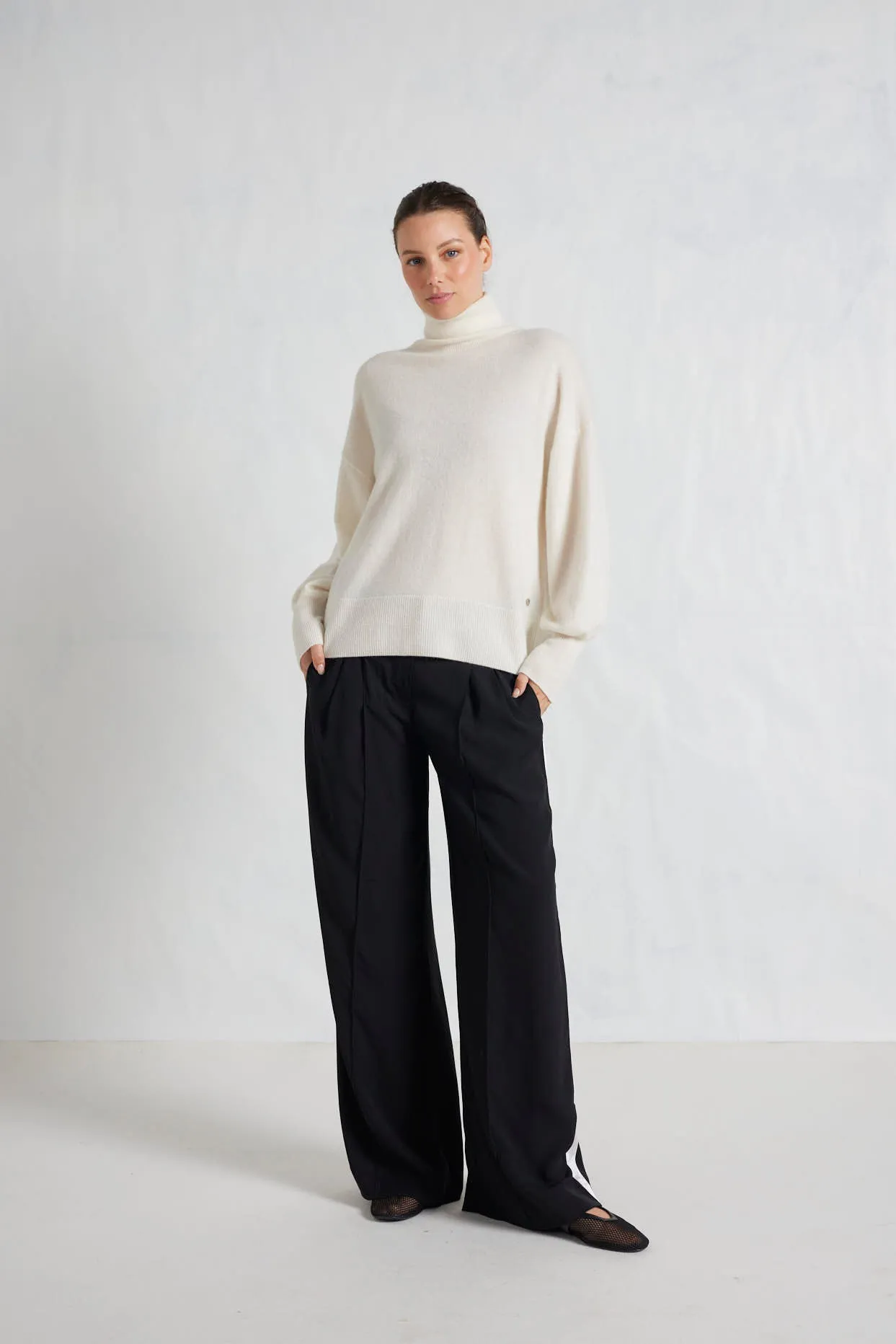 Opera Cashmere Polo Sweater in Cloud Dancer