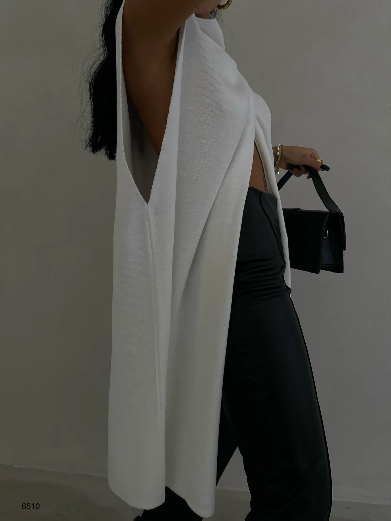 Turtleneck Sleeveless Knit Poncho